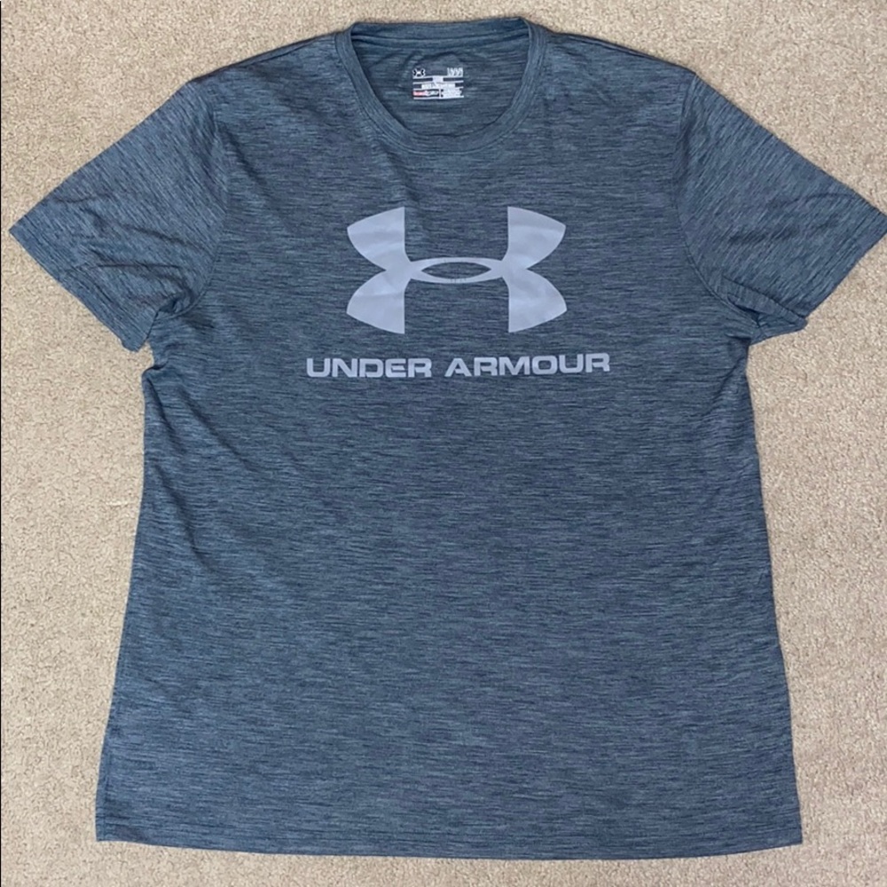 Under Armour Men’s Large T shirt